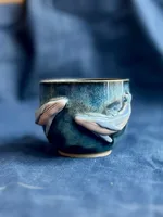 Ręcznie robiony ceramiczny kubek Ceranika z aplikacją wieloryba